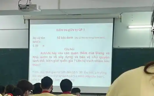 Kiếm tra giữa kỳ QP 1
Số báo danh (if)số Thứ tự trong danh sich)
Câu hol
Anh/chị hãy nêu các quan điểm của Dàng và
Nhà nước ta về xây dựng và bào vệ chủ quyền
lãnh thổ, biên giới quốc gia? Liên hệ trách nhiệm bản
thân ?